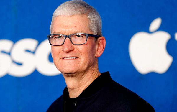 Apple lần đầu giảm giá trị thương hiệu sau 25 năm