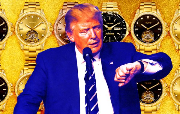 Donald Trump bán đồng hồ vàng 100.000 USD