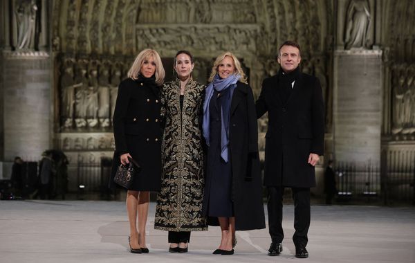 Tỷ phú tập đoàn thời trang dự lễ mở cửa Nhà thờ Đức Bà Paris