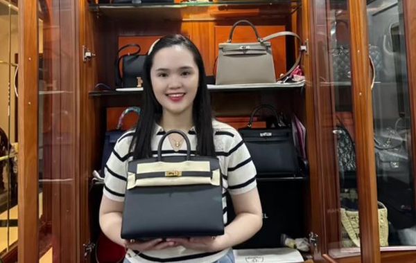 Vợ Duy Mạnh khoe túi Hermès được chồng tặng và bộ sưu tập hàng hiệu đắt đỏ