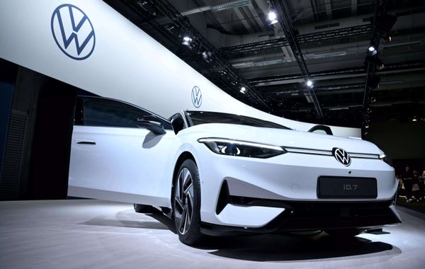 Tầm giá 2 tỷ đồng, lựa chọn SUV 7 cỡ lớn nào cho gia đình tại Việt Nam? Volkswagen như Trấn Thành?