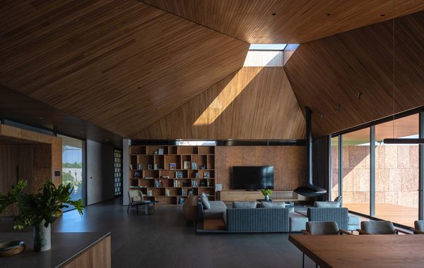 Biệt thự thiết kế 'mở' giữa khuôn viên 40.000 m2, xây trong 1,5 năm
