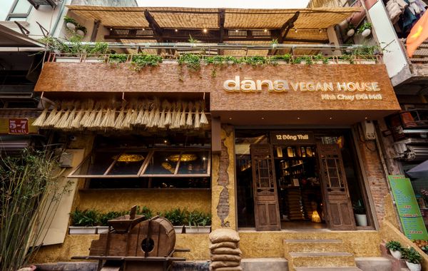 Dāna Vegan House – Hơn cả một nhà hàng chay