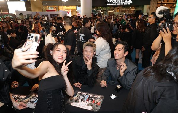 'Anh Trai Say Hi' tổ chức Fansign thu hút hàng nghìn người hâm mộ
