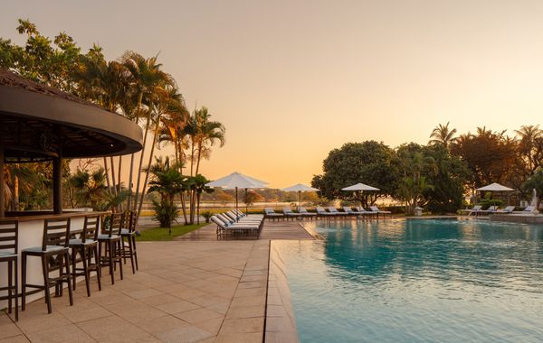 Resort biển Huế có bể bơi tuyệt đẹp không thể bỏ lỡ