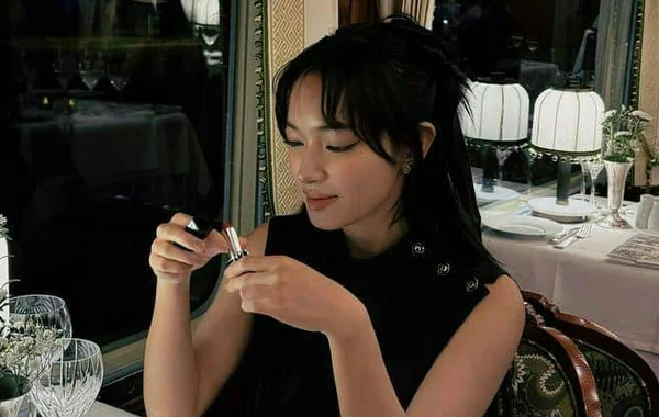 Châu Bùi là gương mặt Việt đầu tiên xuất hiện trên kênh chính thức của Dior Beauty