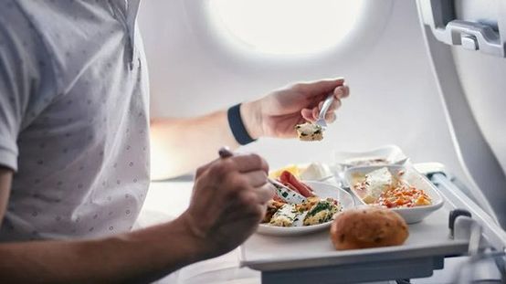 Hãng hàng không nào có suất ăn ngon nhất thế giới?
