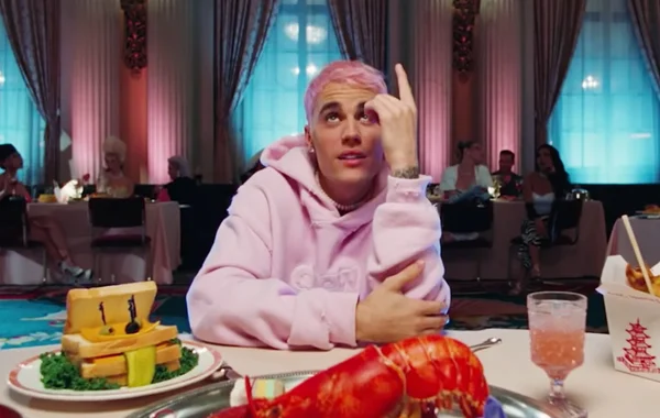 Justin Bieber ra tín hiệu cầu cứu vụ Diddy từ 9 năm trước?