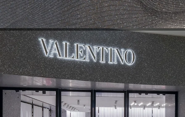 BST Valentino Xuân-Hè 2025