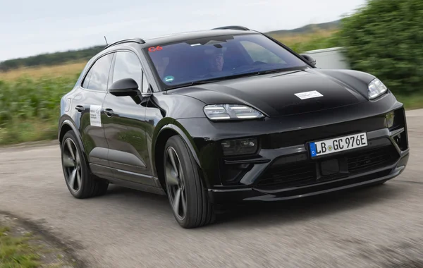Chi tiết ô tô điện Porsche Macan EV 2024 giá hơn 4 tỉ đồng tại Việt Nam