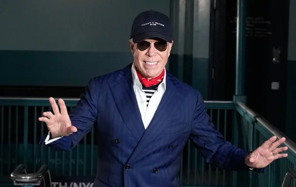BST Tommy Hilfiger Xuân-Hè 2025: Bến cảng New York nhộn nhịp tái hiện phong cách Preppy cổ điển