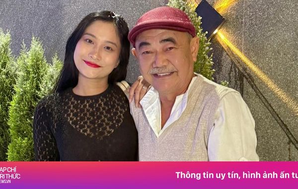 Cô gái bên NSND Việt Anh nói gì về chuyện tình cảm