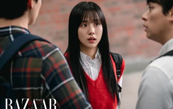 Vì sao Newtopia của Jisoo nhận review đối nghịch giữa khán giả quốc tế và Hàn Quốc?