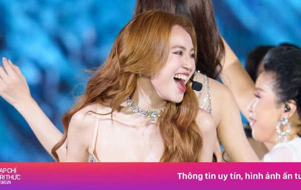 48 chị đẹp 'đáp trả'