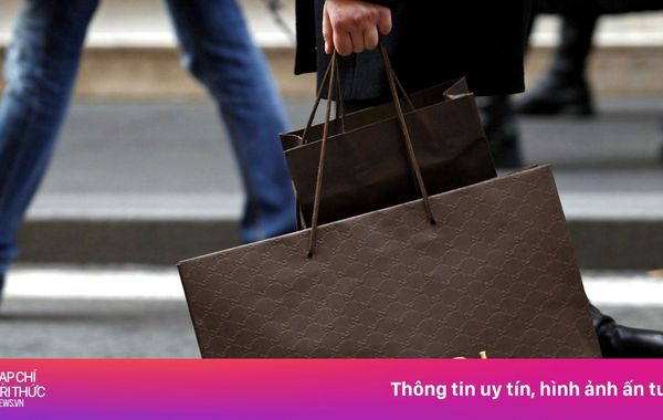 Loạt cửa hàng Gucci, Prada đóng cửa tại Trung Quốc