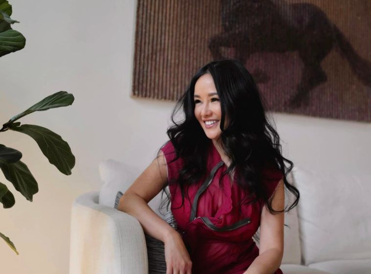 "Tôi tự thấy, sau những được và mất, những điều lành và những biến cố, tôi là người vô cùng may mắn! Tôi biết ơn đời về điều này, và cảm thấy hạnh phúc vì có thể mang tới tiếng hát của mình như một đóng góp nhỏ, góp niềm vui cho đời", ca sĩ từng bộc bạch.