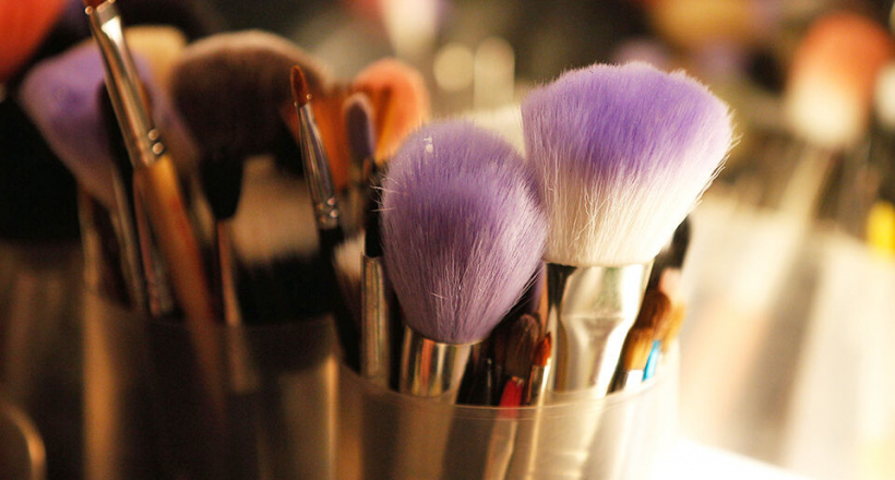 Bạn sẽ tức tốc đi rửa cọ trang điểm sau khi đọc những điều này