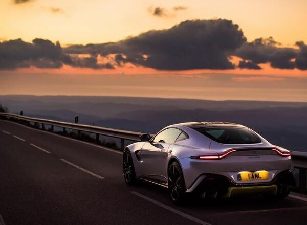 Aston Martin Vantage thế hệ mới ra văn vào 2017