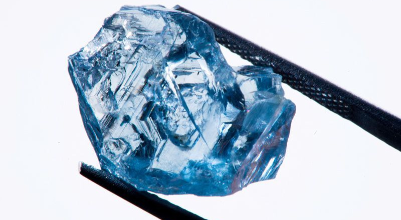 Nguồn gốc bí ẩn của những viên kim cương xanh hiếm và giá trị nhất