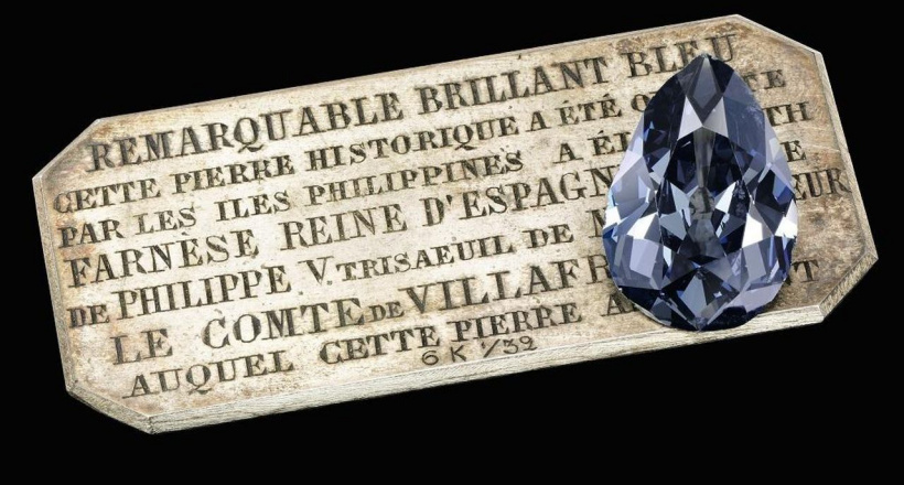Viên kim cương xanh hiếm được bán với giá 6,7 triệu USD