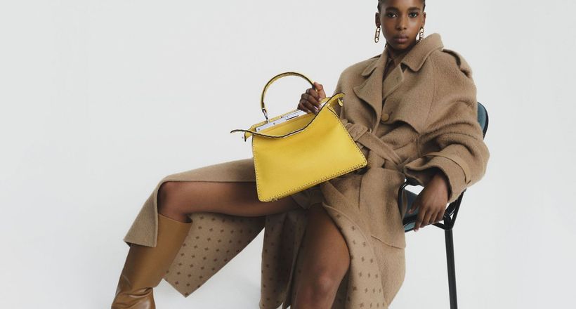 Fendi Peekaboo trở lại với “lớp áo mới”