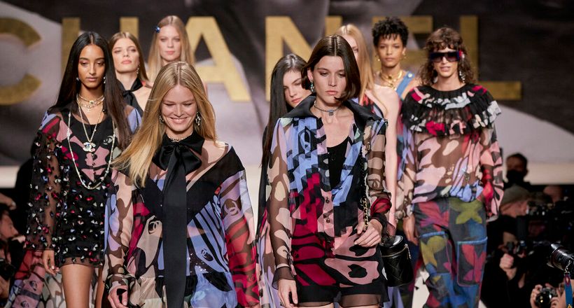 Chanel tôn vinh các nhiếp ảnh gia trong BST SS22