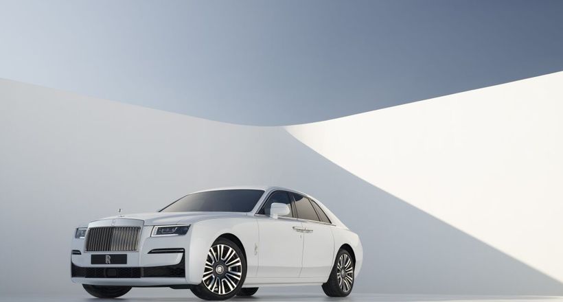 Chiêm ngưỡng hình ảnh Rolls- Royce New Ghost đi vòng quanh thế giới