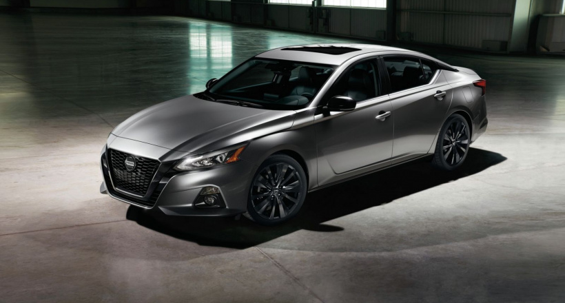 Nissan Altima bổ sung thêm phiên bản Midnight Edition 2022 có gì "chất"?