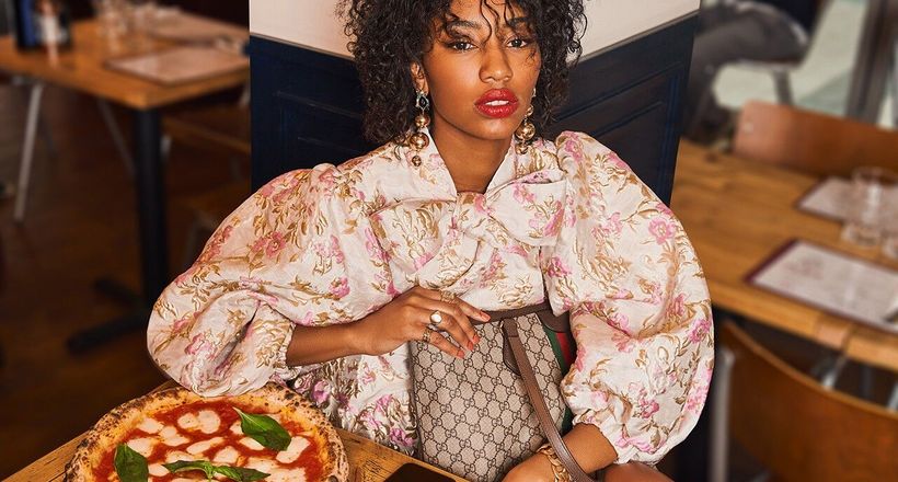 Anh Quốc: Gọi Uber Eats, nhận được túi Gucci?