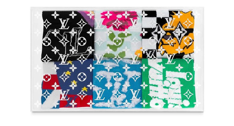 Louis Vuitton ra mắt bộ tất "LV Archives" có giá … 45 triệu VNĐ