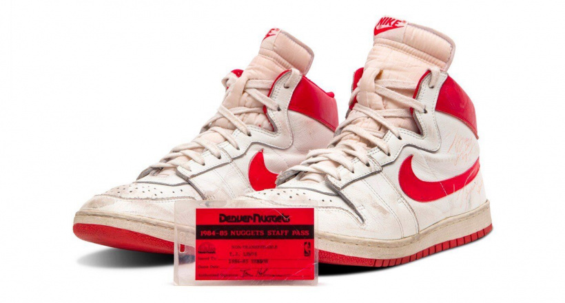 Nike Air Ship của Micheal Jordan có gì đặc biệt mà được đấu giá tới 1,47 triệu USD ?