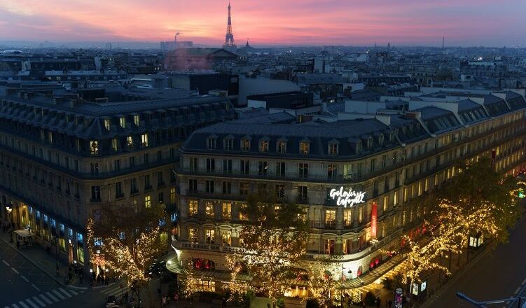 Sống trong không khí lễ hội dịp Noel ở Paris