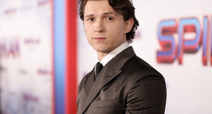 Tom Holland đã sẵn sàng để tạm biệt “Người nhện”