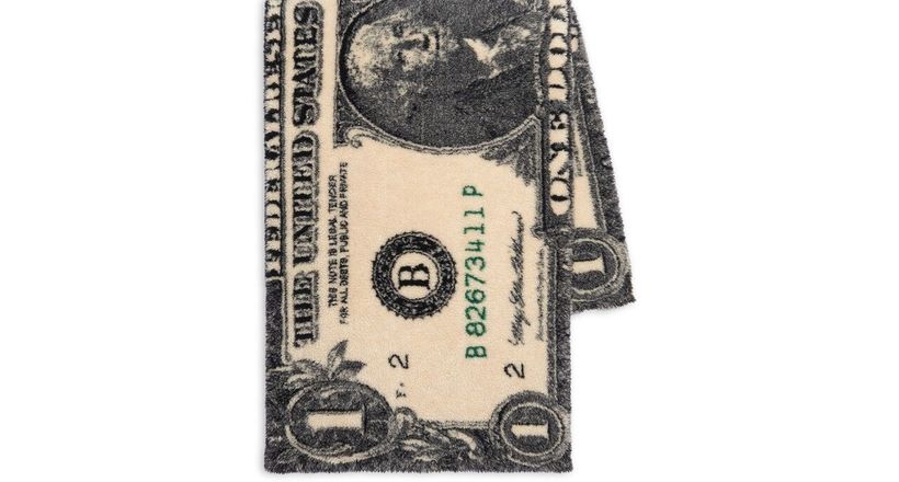 Khăn lông 1 USD của Balenciaga nhưng lại có giá … 3000 USD?