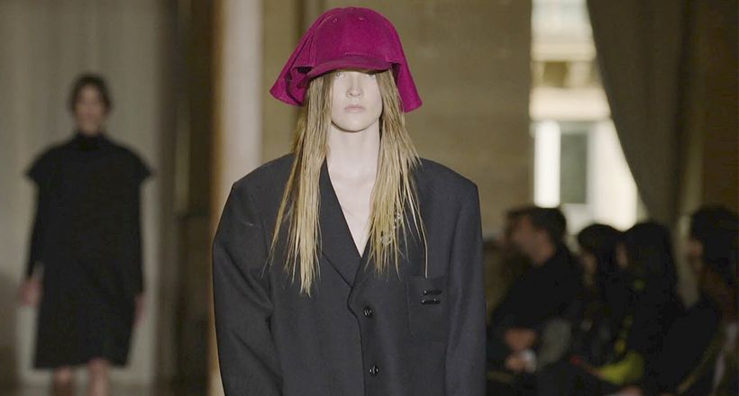 Raf Simons Xuân Hè 2022: Vẻ đẹp "genderfluid" không giới hạn