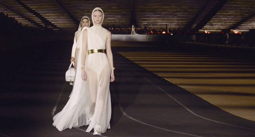 BST Cruise 2022- Dior tái hiện hình ảnh các nữ thần Hy Lạp quyền năng