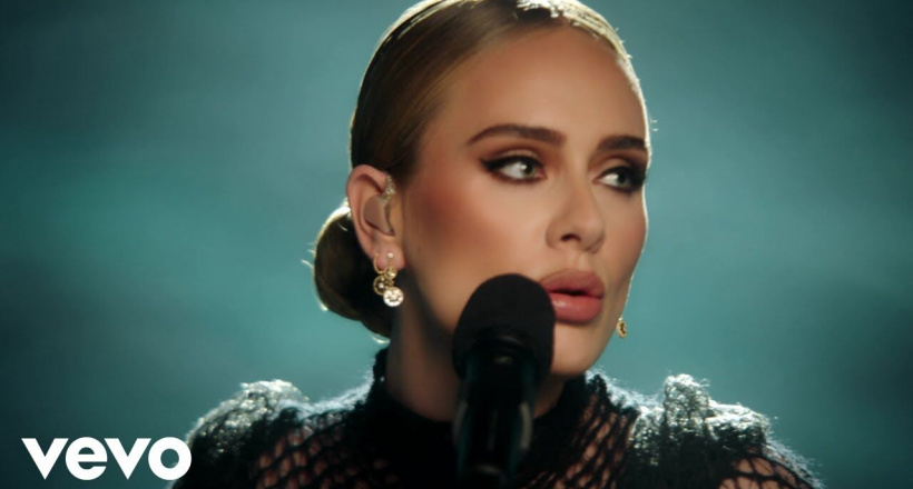 Vừa mới trở lại, Adele xác lập kỷ lục doanh số mới nhờ album “30”