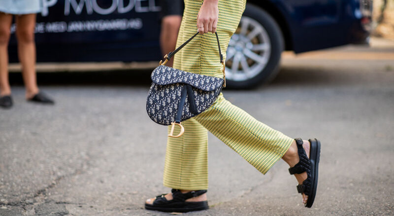 Thắt lưng và sandals - hai phụ kiện không thể thiếu của phái nữ