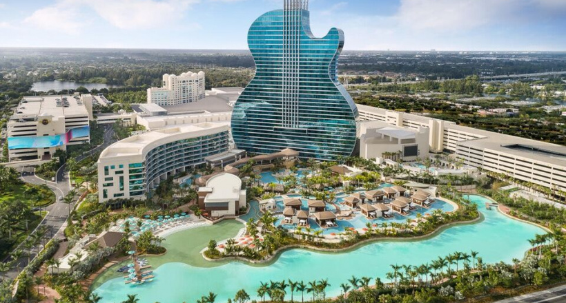 Siêu khách sạn hình đàn guitar nơi Khánh Vân tham dự Miss Universe