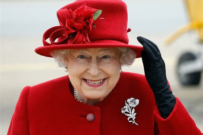 Nữ hoàng Elizabeth II và 5 nguyên tắc bất biến về thời trang