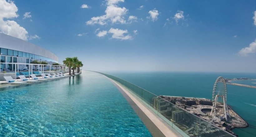Cận cảnh hồ bơi vô cực cao nhất thế giới - Niềm tự hào của người Dubai