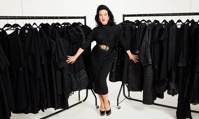 BST 3000 chiếc đầm Little Black Dress của chuyên gia make-up người Mỹ