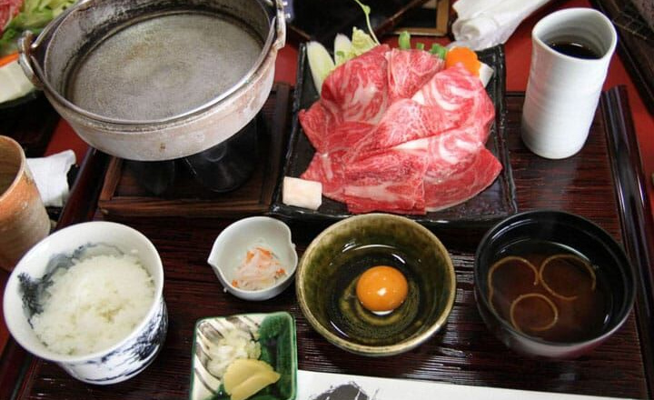 Sukiyaki - Đặc sắc hương vị lẩu truyền thống Nhật Bản