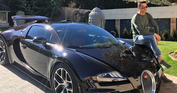 "Tròn mắt" trước bộ sưu tập siêu xe cực khủng của Ronaldo