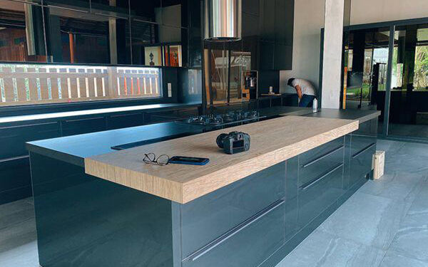 Hot girl Việt lấy đại gia Thái Lan chi 3,7 tỷ đồng thiết kế căn bếp hoành tráng