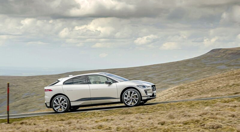 SUV Jaguar I-PACE vượt thử thách Everesting chỉ với 1 lần sạc