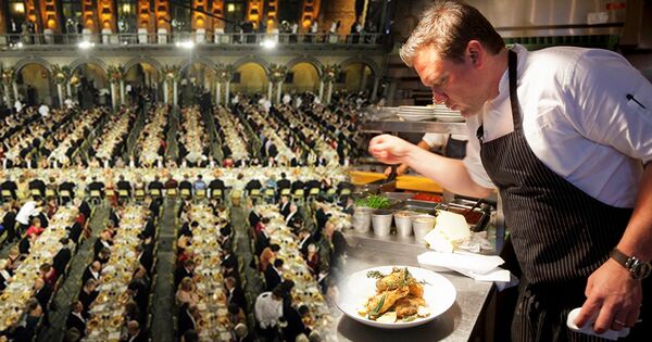 Làm thế nào để bếp trưởng chuẩn bị phần ăn cho những bữa tiệc sang trọng đón hàng nghìn khách một lúc?