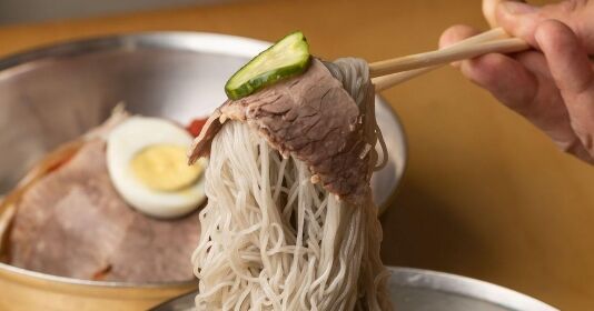 Giải nhiệt ngày hè cùng 9 loại mì lạnh đặc trưng của Hàn Quốc