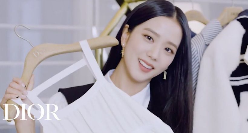 Jisoo tỏa sáng như một ngôi sao khi xem show diễn Dior Cruise 22