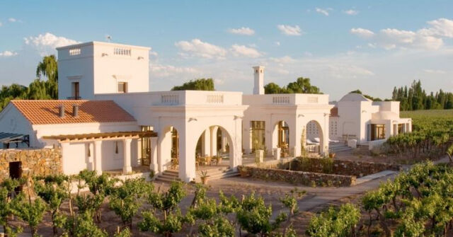 Chụp ảnh sống ảo vạn người mê tại 10 khách sạn hoàn hảo nhất thế giới